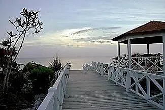 Hotel Sammy T'S Beach Resort Bennetts Harbour